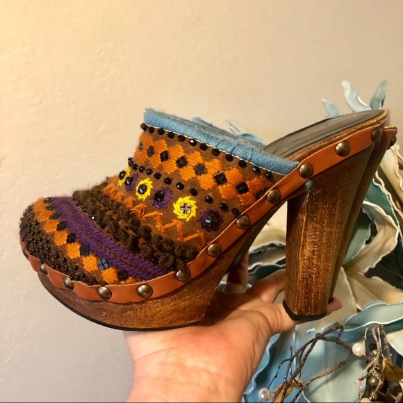 Miu Miu Vintage 90’s wooden Boho Platform Clogs - Picture 14 of 14